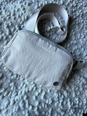 LULULEMON Everywhere Bag 1L